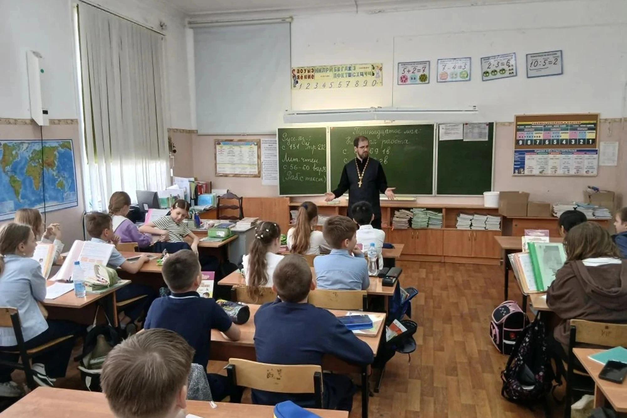 Священник поговорил со школьниками о совести 

